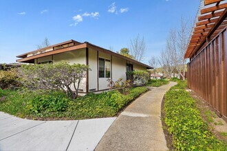 203 Corte San Pablo in Fremont, CA - Building Photo - Building Photo