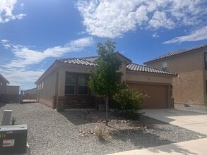 1741 Valle Vista Rd NW in Los Lunas, NM - Building Photo - Building Photo