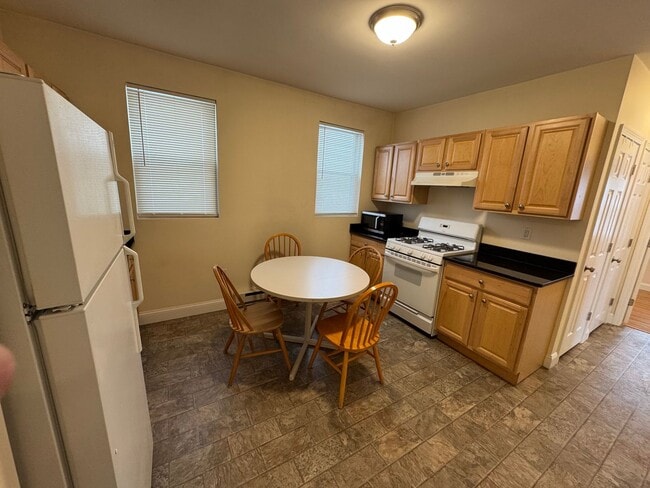 220 Middlesex Ave in Somerville, MA - Building Photo - Building Photo