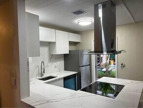 353 SE 12th Ave in Pompano Beach, FL - Building Photo - Building Photo