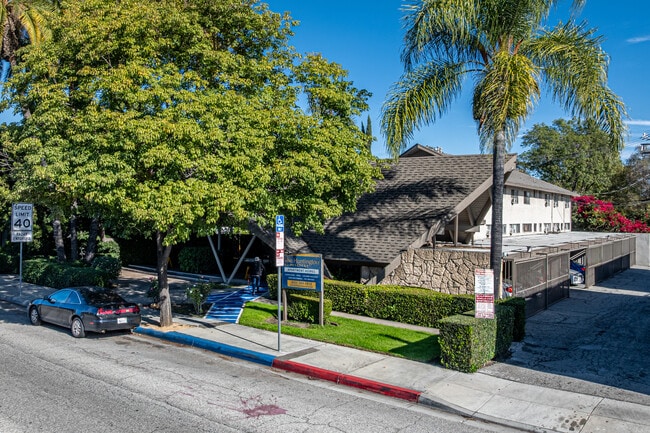 The Huntington at Pasadena in Pasadena, CA - Foto de edificio - Building Photo