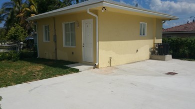 10214 SW 175th St in Miami, FL - Building Photo - Other