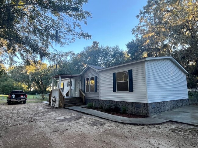 2243 Limerick Rd in Midway, GA - Foto de edificio - Building Photo