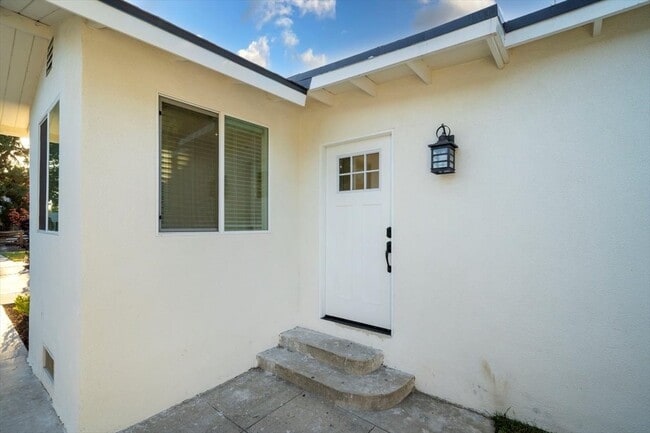 1532 1/2 N Ave 46 in Los Angeles, CA - Foto de edificio - Building Photo