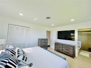 12845 S Indian River Dr in Jensen Beach, FL - Foto de edificio - Building Photo