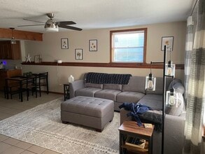 408 Summerset Dr in Weston, MO - Building Photo - Building Photo