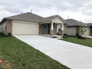 112 Craft St in Hutto, TX - Building Photo - Building Photo