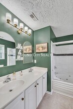 1233 Twin Cir Dr in Nashville, TN - Building Photo - Building Photo