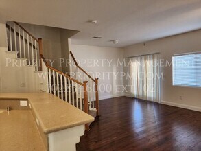9117 Goose Lake Way in Las Vegas, NV - Building Photo - Building Photo
