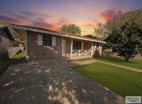 513 E Monroe Ave, Unit 1-127 in Harlingen, TX - Building Photo