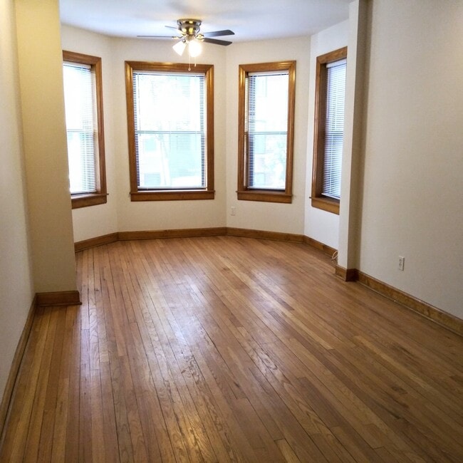 707 W Cornelia Ave in Chicago, IL - Building Photo - Building Photo