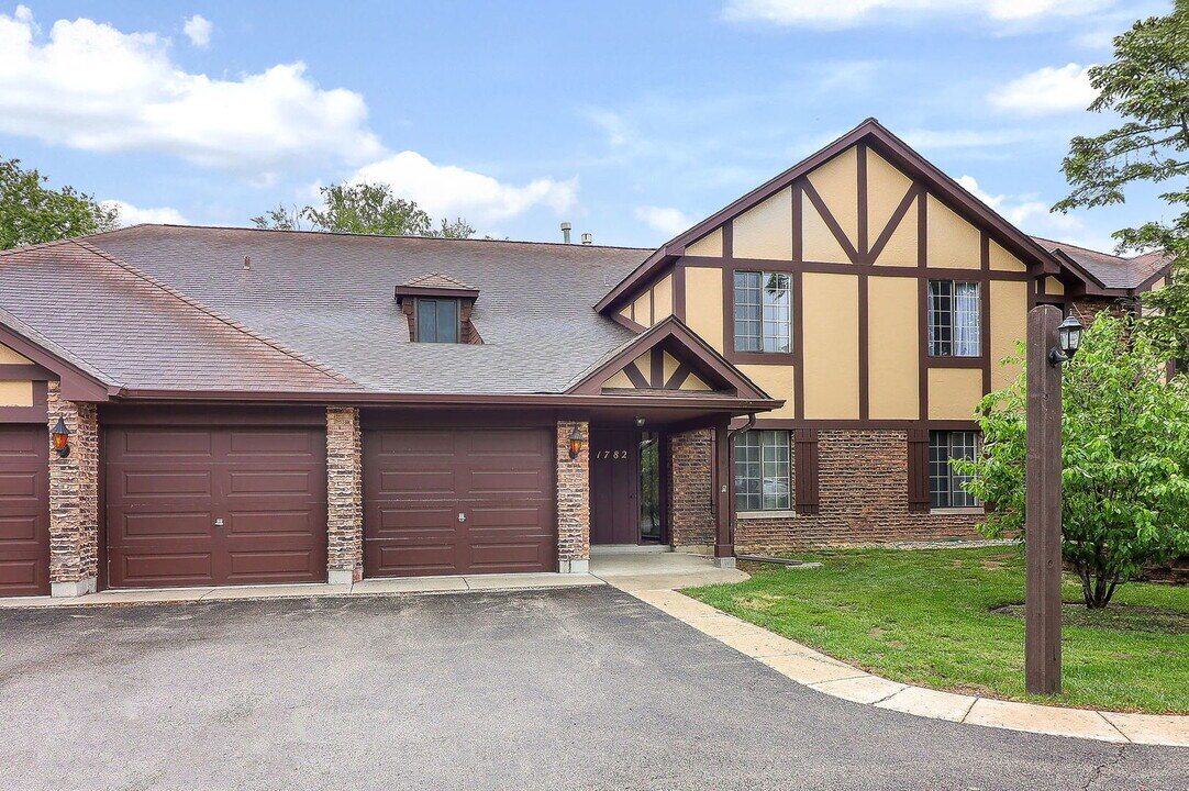 1782 Gloucester Ct in Wheaton, IL - Building Photo