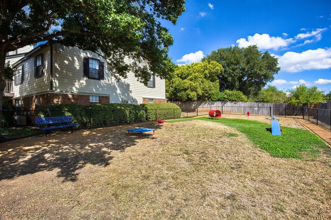 Park West Apartments in Fort Worth, TX - Building Photo - Building Photo