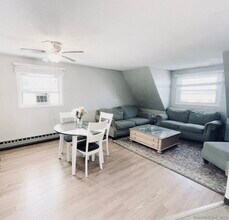 249 Pequot Ave in New London, CT - Building Photo - Building Photo