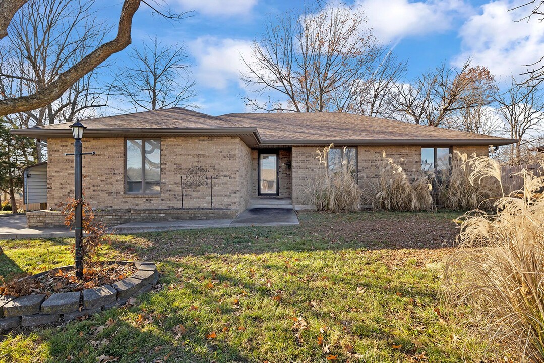 829 Barwick Pl in Willard, MO - Building Photo