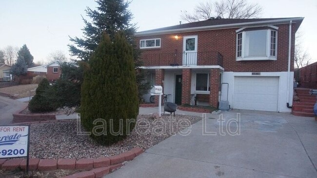 property at 1010 W Stanford Dr