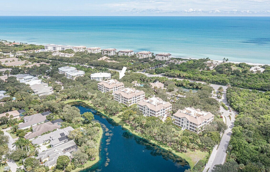 801 N Swim Club Dr in Vero Beach, FL - Foto de edificio