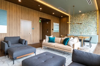 Darby at Briarcliff in Kansas City, MO - Building Photo - Building Photo