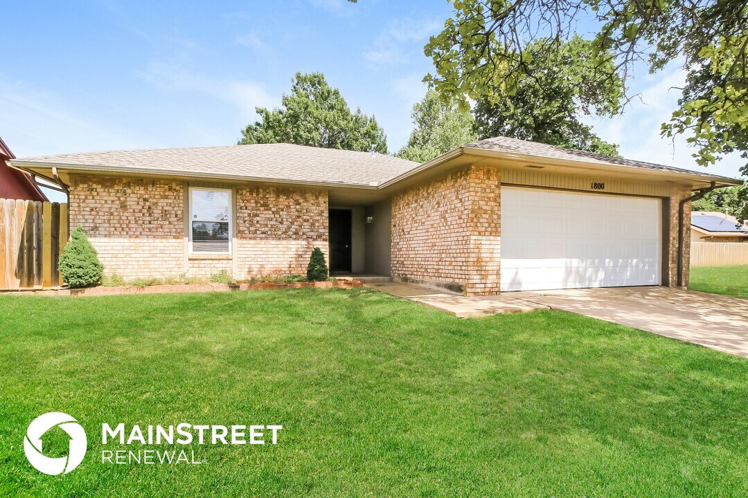 1800 Mark Trail in Oklahoma City, OK - Building Photo