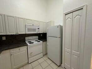 1661 SE 29th Ct, Unit 206 in Homestead, FL - Building Photo - Building Photo