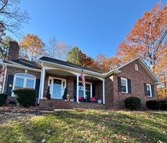132 General Pemberton St in Stanley, NC - Building Photo