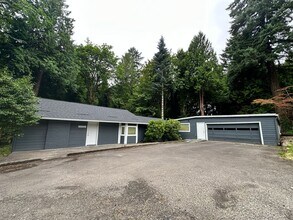 10025 SW Boones Ferry Rd in Portland, OR - Building Photo - Building Photo