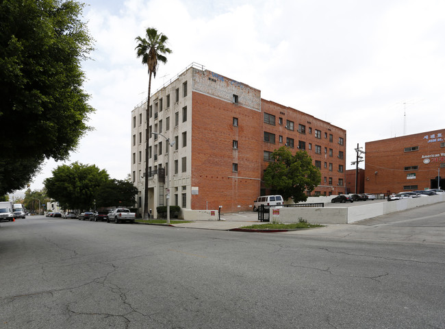 Mid Wilshire Plaza in Los Angeles, CA - Building Photo - Building Photo