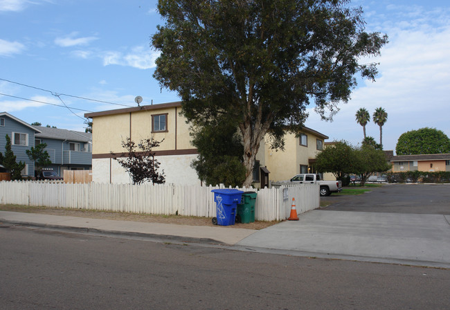 1014-1024 Fern Ave in Imperial Beach, CA - Building Photo - Building Photo