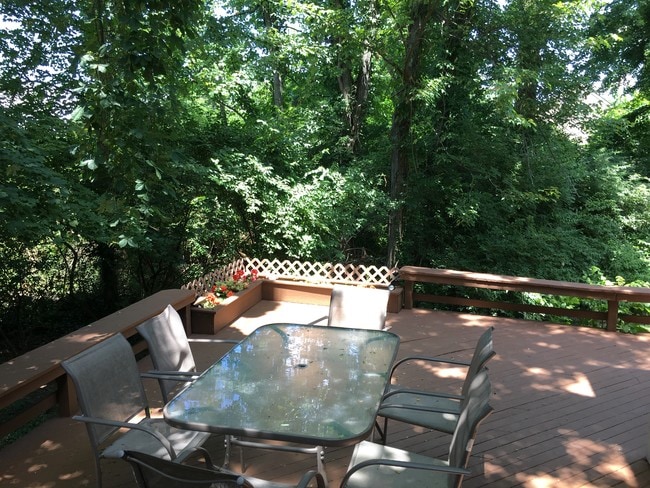 9833 Timbers Dr in Cincinnati, OH - Foto de edificio - Building Photo