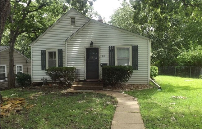 property at 214 NW Broadmoor Ave