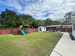 3807 Hayes St in Hollywood, FL - Building Photo - Building Photo