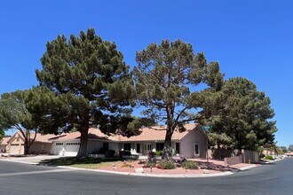 1740 Camara Dr in Las Vegas, NV - Building Photo - Building Photo