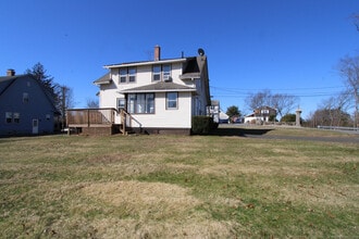29 Cumberland St in Manchester, CT - Building Photo - Building Photo
