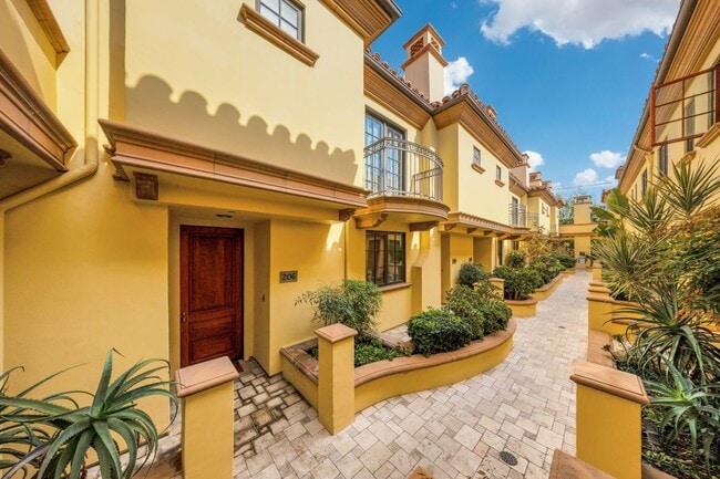 985 N Michillinda Ave in Pasadena, CA - Foto de edificio - Building Photo