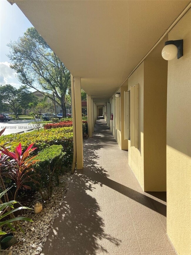 12601 SW 13th St in Pembroke Pines, FL - Building Photo - Building Photo