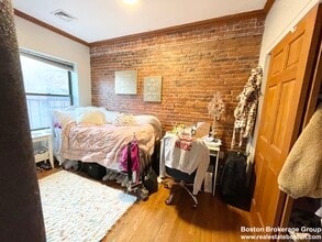 71 Gainsborough St, Unit 201 in Boston, MA - Building Photo - Building Photo