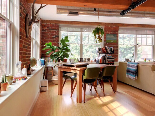 22 Cottage Park Ave, Unit #7