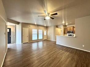 918 Coles Creek in Yukon, OK - Building Photo - Building Photo
