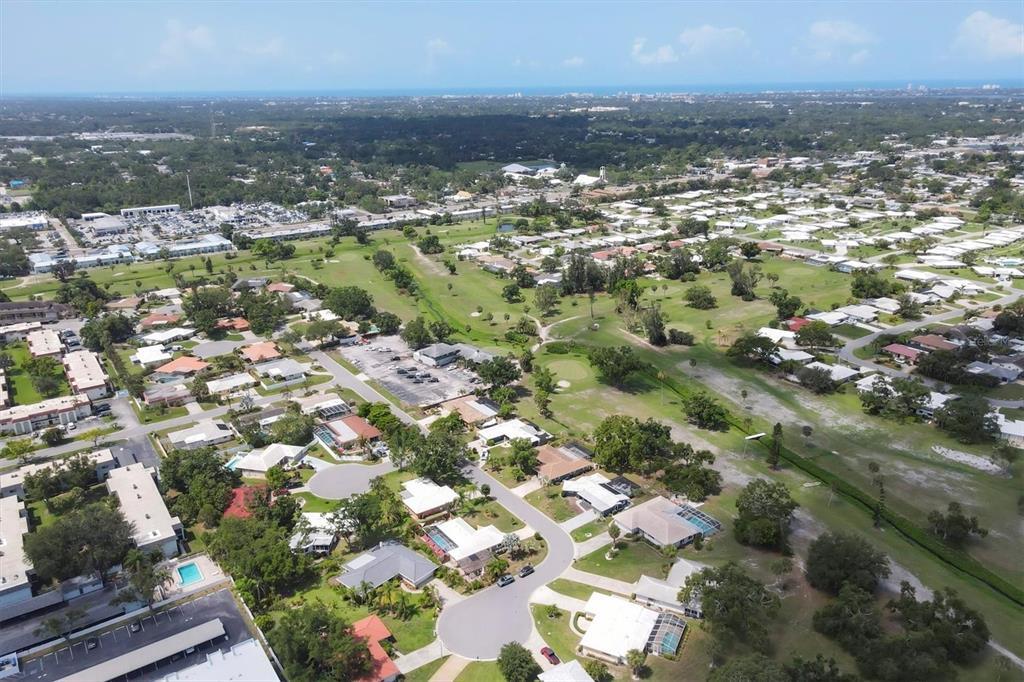 3313 Pembrook Dr in Sarasota, FL - Building Photo