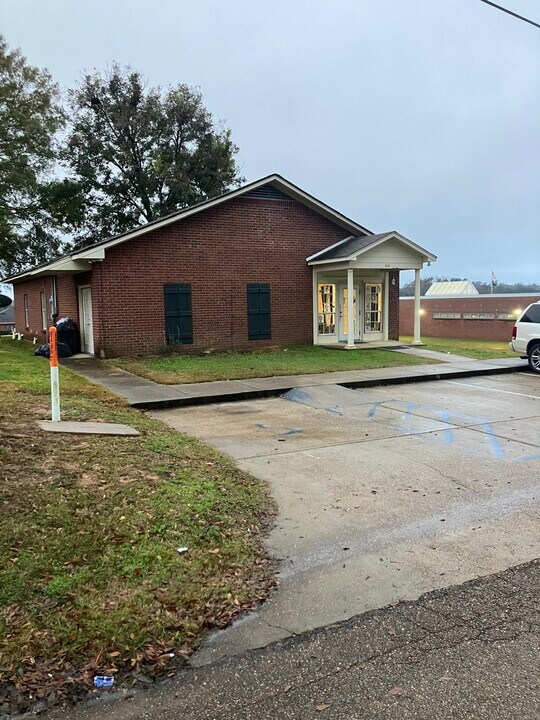 614 2nd St SW in Magee, MS - Building Photo