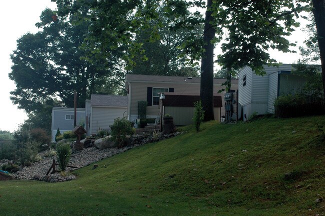 56 Middle Village Rd in Mount Bethel, PA - Building Photo - Building Photo