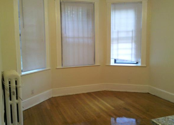 17 Centre St, Unit F in Cambridge, MA - Building Photo