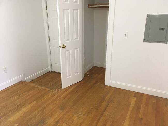 19 Peterborough St, Unit 17 in Boston, MA - Foto de edificio - Building Photo