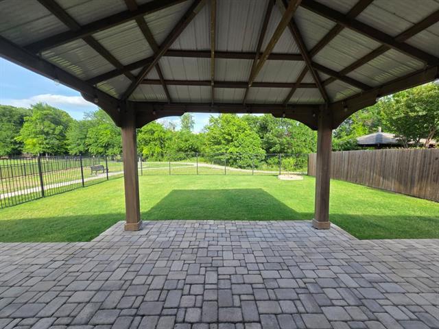 property at 1512 Springtree Dr