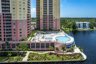 2743 First St in Ft. Myers, FL - Building Photo