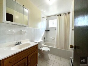 34-55-55 10th St in Queens, NY - Building Photo - Building Photo