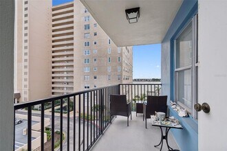 5220 Brittany Dr S in St. Petersburg, FL - Building Photo - Building Photo