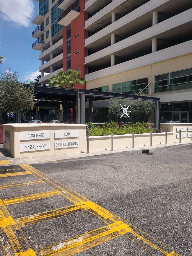 property at 1208 E Kennedy Blvd