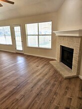 1002 Woodview Dr in Leander, TX - Building Photo - Building Photo