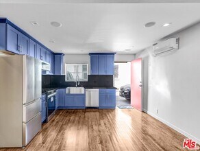 754 Croft Ave in Los Angeles, CA - Building Photo - Building Photo